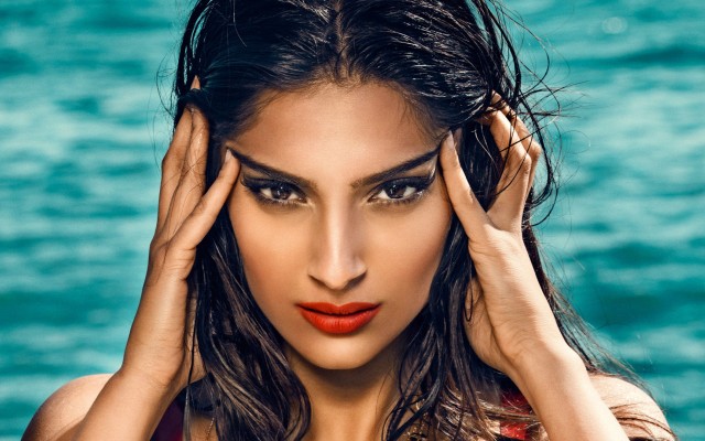 Sonam Kapoor. Desktop wallpaper