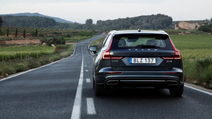 Volvo V60 Inscription 2018. Desktop wallpaper