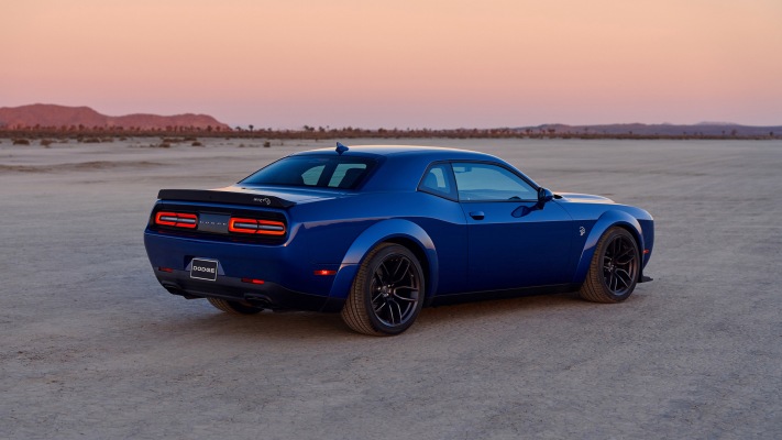 Dodge Challenger SRT Hellcat 2019. Desktop wallpaper