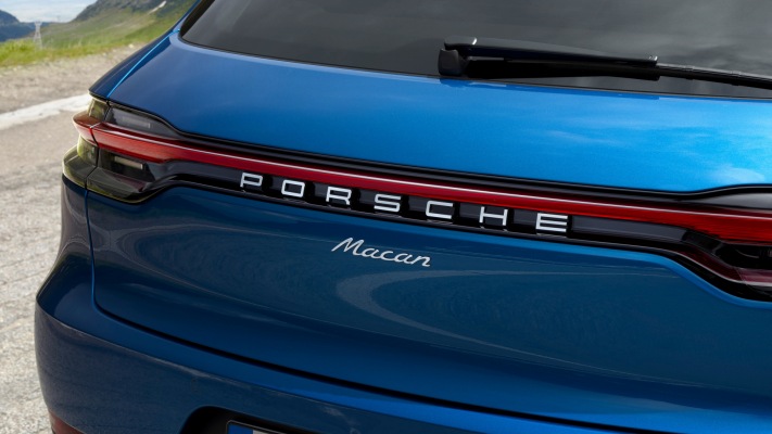 Porsche Macan 2018. Desktop wallpaper