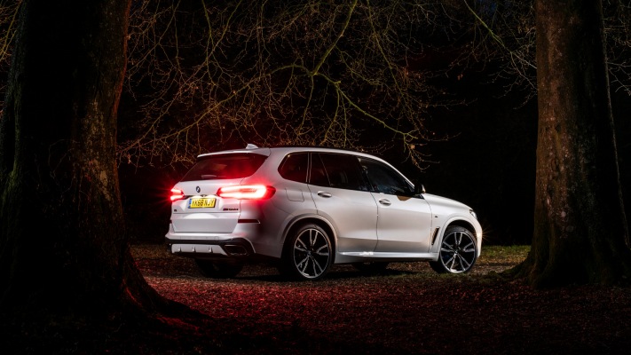 BMW X5 M50d 2019. Desktop wallpaper