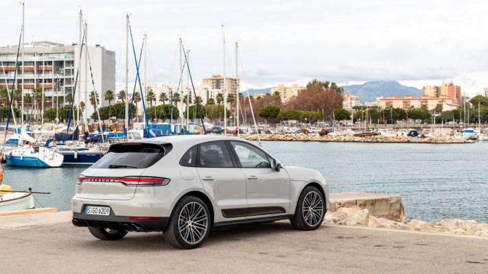 Porsche Macan S 2019. Desktop wallpaper