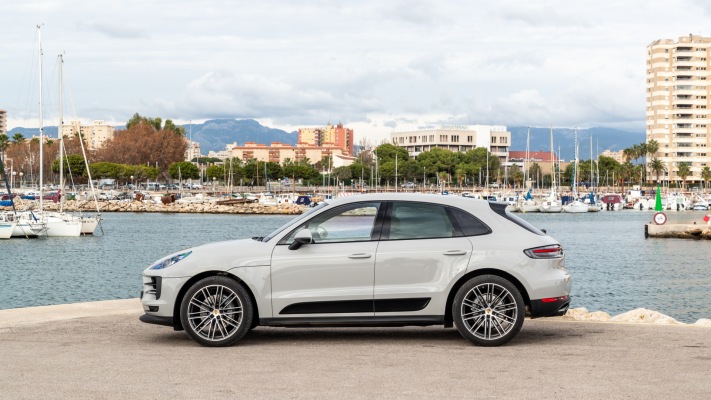 Porsche Macan S 2019. Desktop wallpaper