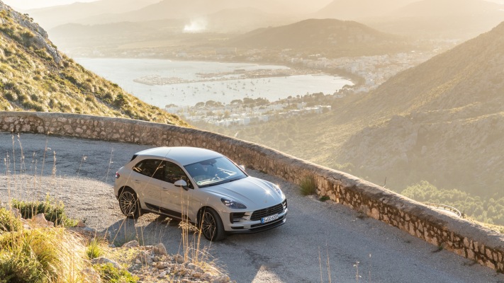 Porsche Macan S 2019. Desktop wallpaper