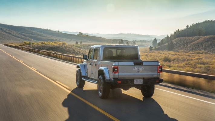 Jeep Gladiator Overland 2019. Desktop wallpaper