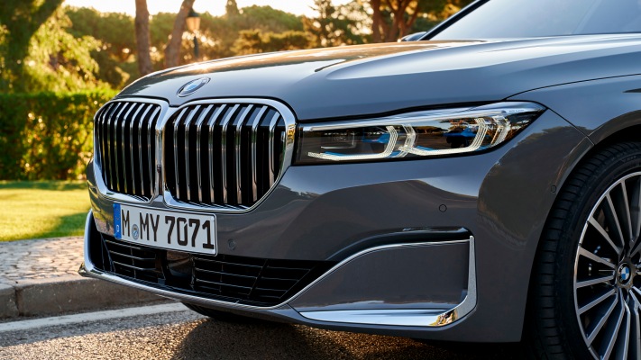 BMW 750Li 2019. Desktop wallpaper