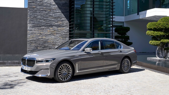 BMW 750Li 2019. Desktop wallpaper