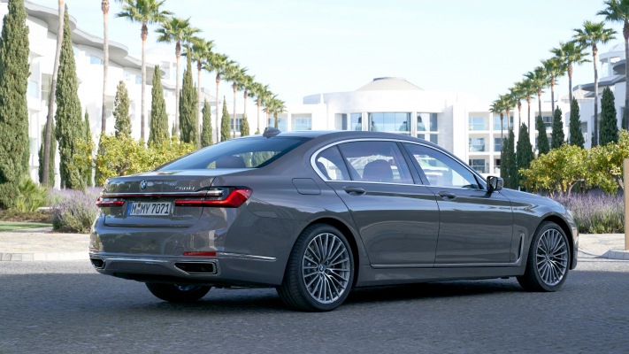 BMW 750Li 2019. Desktop wallpaper