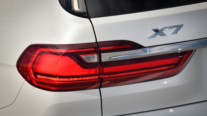 BMW X7 xDrive50i 2019. Desktop wallpaper