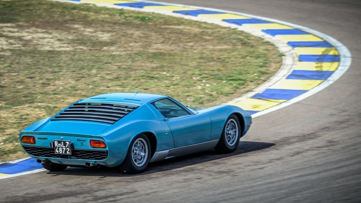 Lamborghini Miura P400 S 1971. Desktop wallpaper