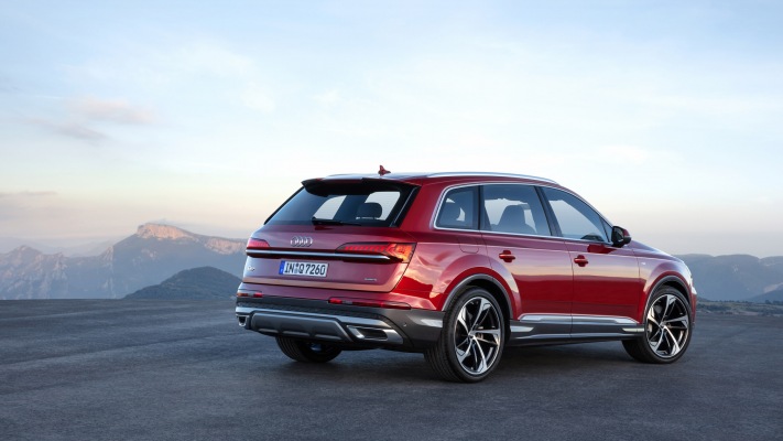 Audi Q7 2019. Desktop wallpaper