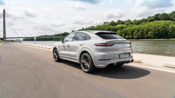 Porsche Cayenne Turbo S E-Hybrid Coupe 2020. Desktop wallpaper