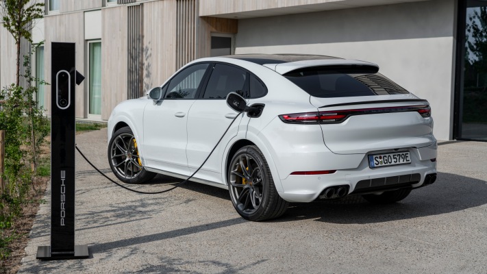 Porsche Cayenne Turbo S E-Hybrid Coupe 2020. Desktop wallpaper