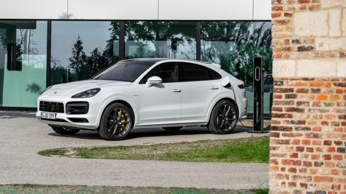 Porsche Cayenne Turbo S E-Hybrid Coupe 2020. Desktop wallpaper