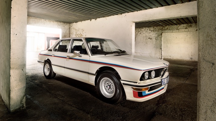 BMW 530 1976. Desktop wallpaper