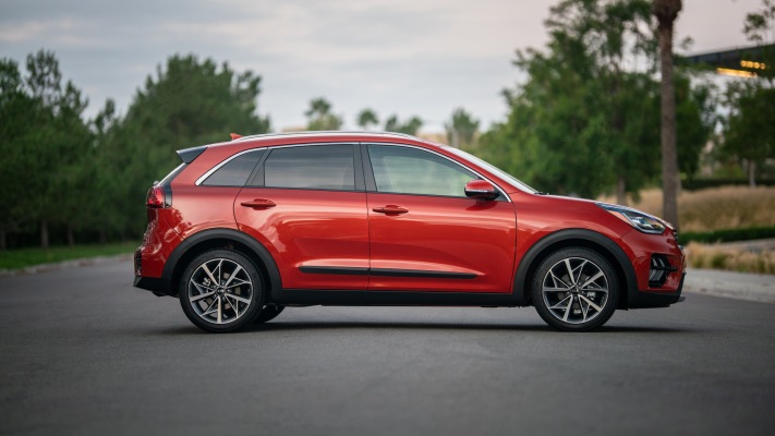 Kia Niro Hybrid 2020. Desktop wallpaper