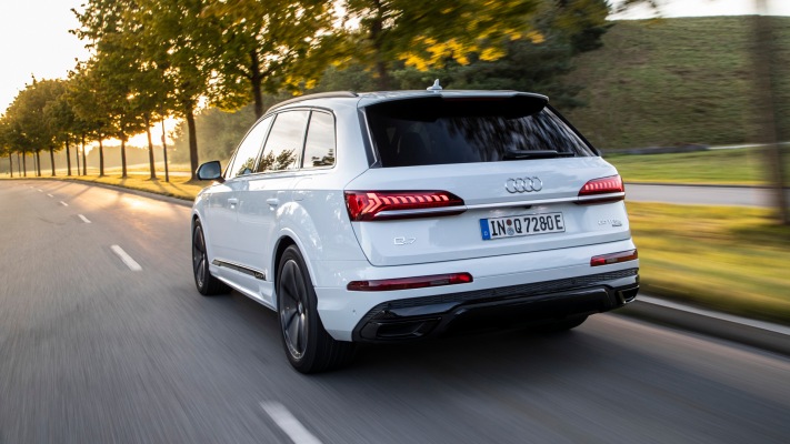 Audi Q7 TFSI e quattro 2020. Desktop wallpaper