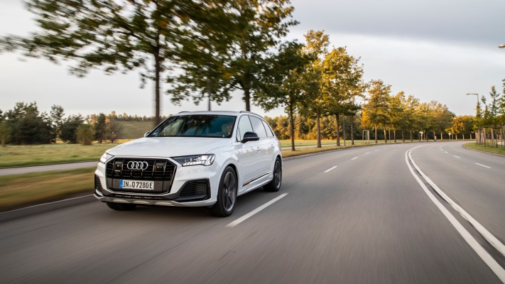 Audi Q7 TFSI e quattro 2020. Desktop wallpaper