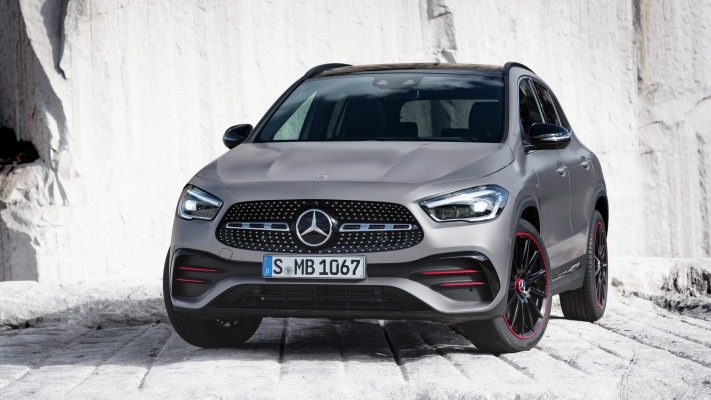 Mercedes-Benz GLA 2020. Desktop wallpaper