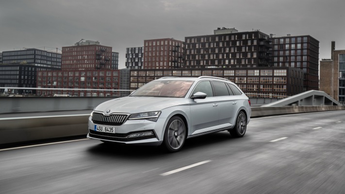 Skoda Superb iV Combi 2020. Desktop wallpaper