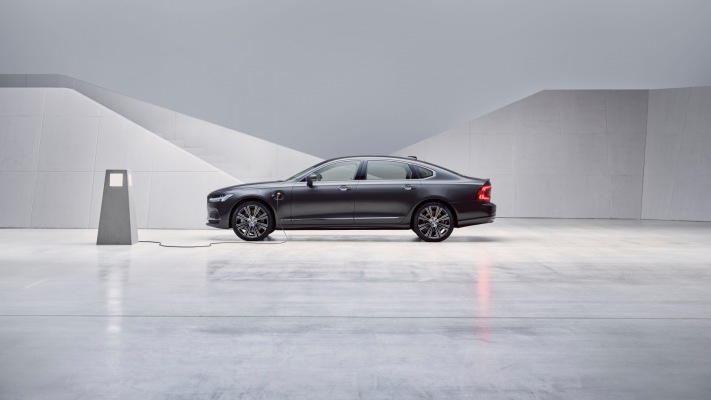 Volvo S90 T8 AWD Recharge 2020. Desktop wallpaper