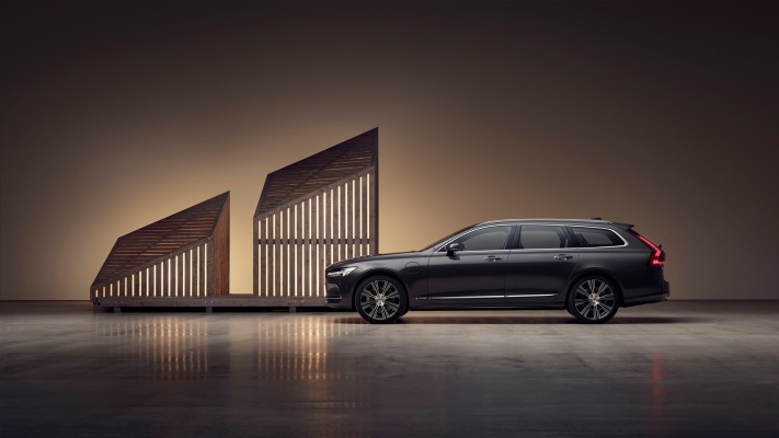 Volvo V90 T8 AWD Recharge 2020. Desktop wallpaper