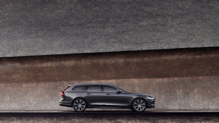 Volvo V90 T8 AWD Recharge 2020. Desktop wallpaper