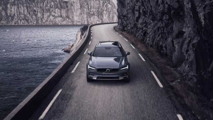 Volvo V90 AWD Cross Country 2020. Desktop wallpaper