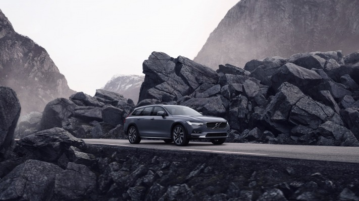 Volvo V90 AWD Cross Country 2020. Desktop wallpaper