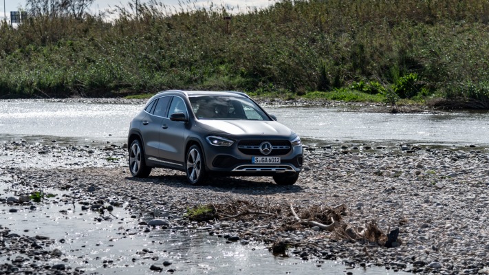 Mercedes-Benz GLA 220d 4MATIC 2020. Desktop wallpaper