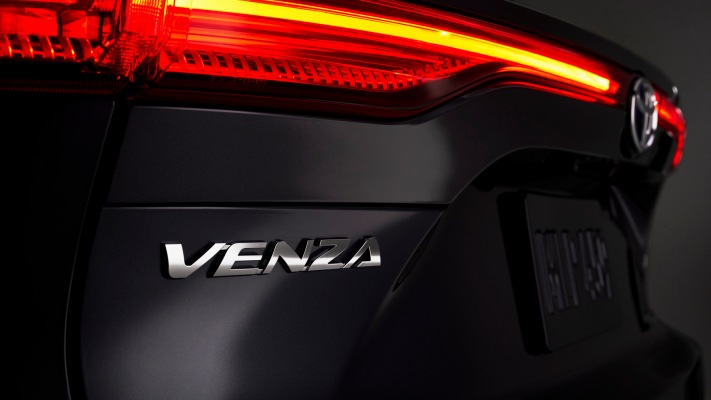 Toyota Venza 2021. Desktop wallpaper