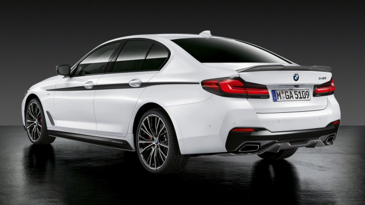 BMW 540i M Performance Parts 2021. Desktop wallpaper