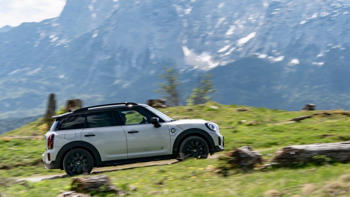 MINI Cooper SE Countryman ALL4 2020. Desktop wallpaper