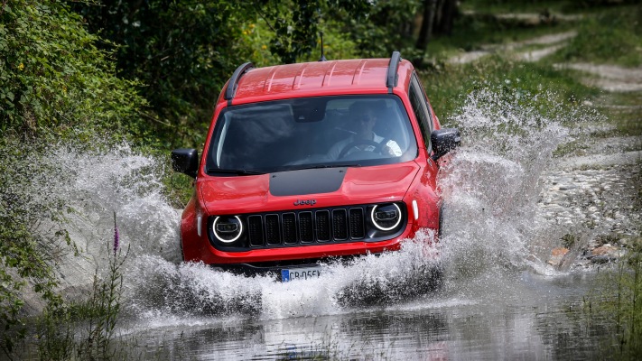 Jeep Renegade 4xe Trailhawk 2020. Desktop wallpaper