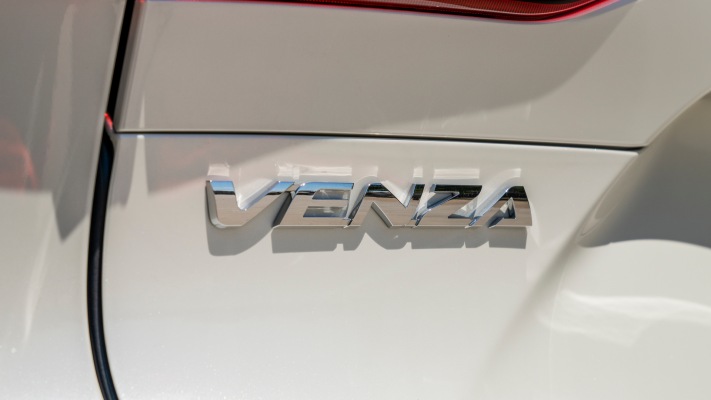 Toyota Venza XLE 2021. Desktop wallpaper