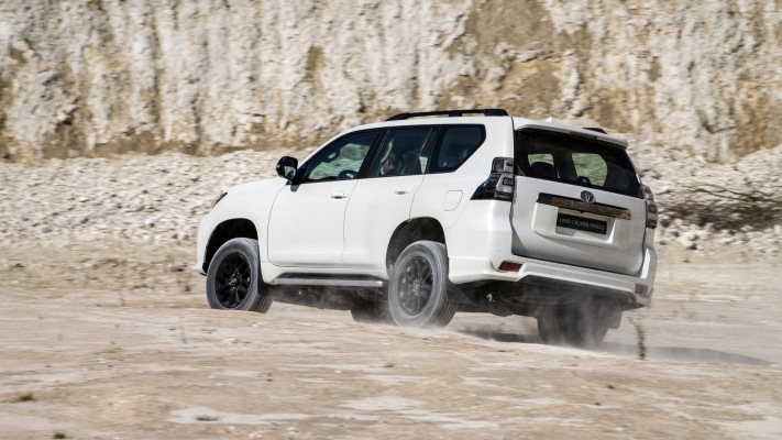 Toyota Land Cruiser Prado 2021. Desktop wallpaper