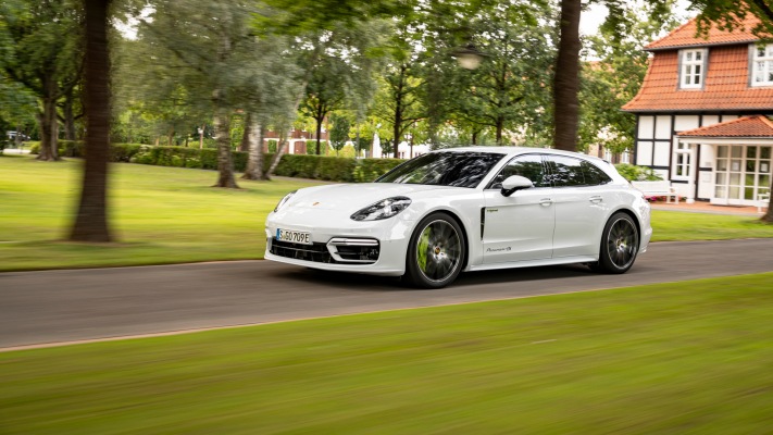 Porsche Panamera 4S E-Hybrid Sport Turismo 2021. Desktop wallpaper