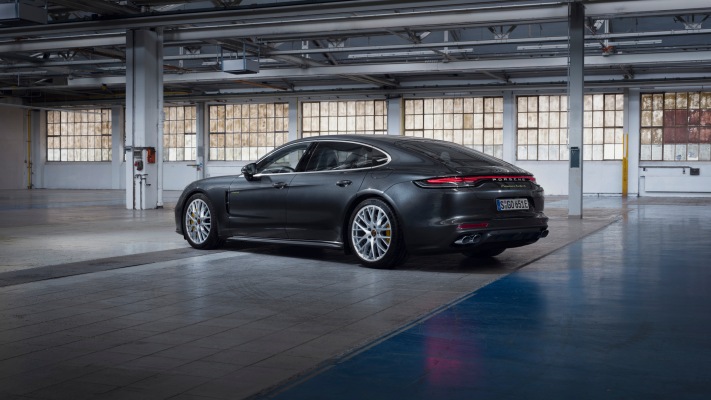 Porsche Panamera Turbo S E-Hybrid Executive 2021. Desktop wallpaper