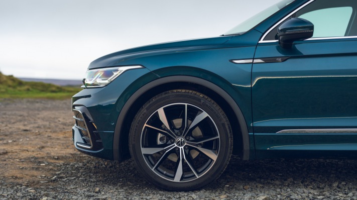 Volkswagen Tiguan R-Line UK Version 2021. Desktop wallpaper