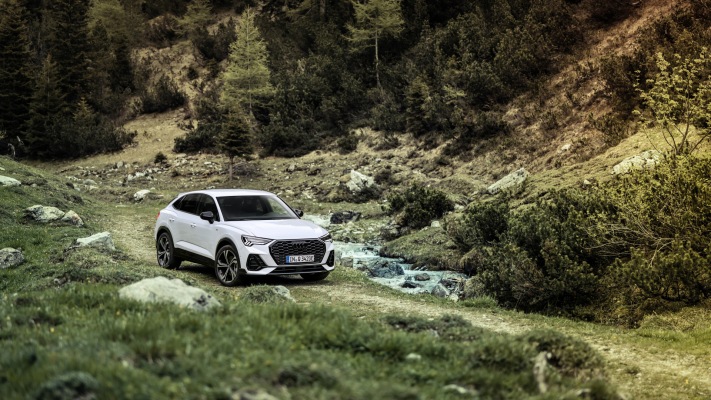 Audi Q3 Sportback 45 TFSI e 2021. Desktop wallpaper