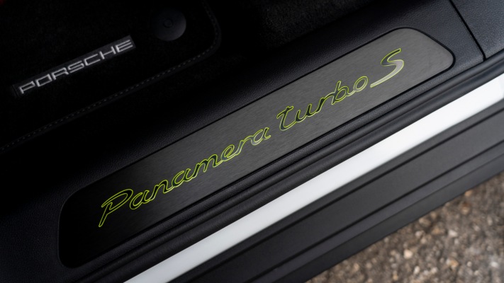 Porsche Panamera Turbo S E-Hybrid 2021. Desktop wallpaper