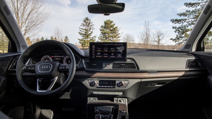 Audi Q5 55 TFSI e quattro USA Version 2021. Desktop wallpaper