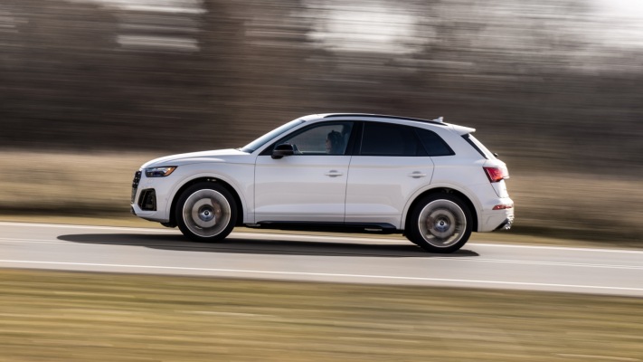 Audi SQ5 USA Version 2021. Desktop wallpaper