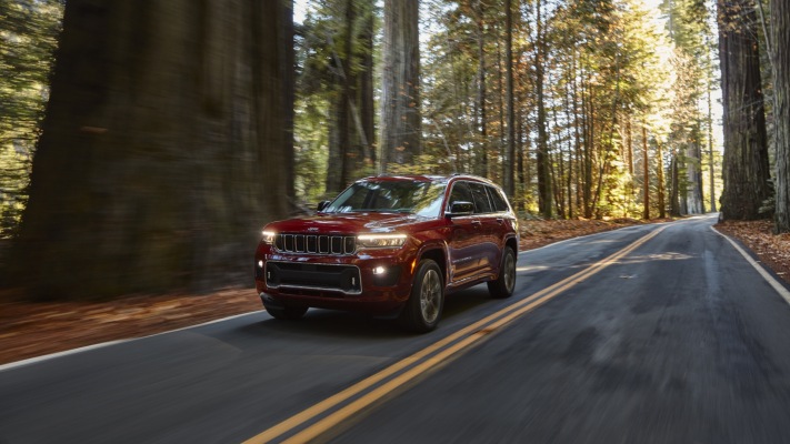 Jeep Grand Cherokee L Overland 2021. Desktop wallpaper