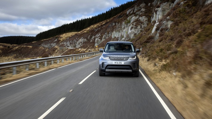 Land Rover Discovery D300 MHEV SE 2021. Desktop wallpaper