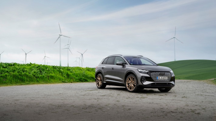 Audi Q4 50 e-tron quattro Edition One 2022. Desktop wallpaper