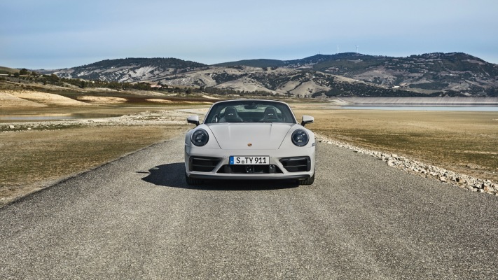 Porsche 911 Targa 4 GTS 2022. Desktop wallpaper