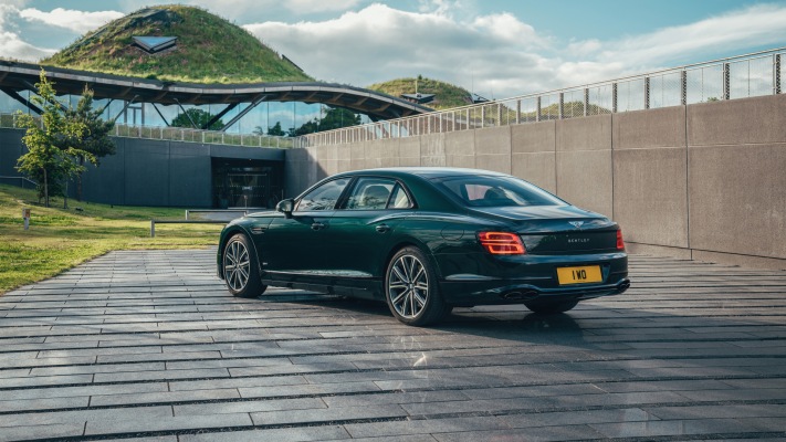 Bentley Flying Spur Hybrid 2022. Desktop wallpaper