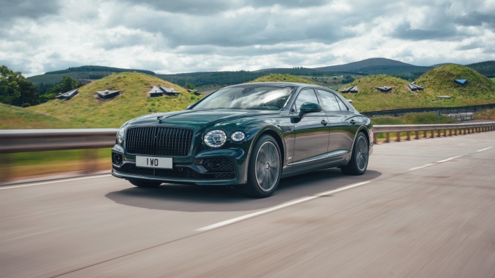 Bentley Flying Spur Hybrid 2022. Desktop wallpaper