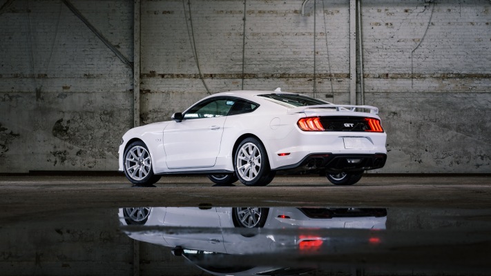 Ford Mustang Ice White Appearance Package 2022. Desktop wallpaper